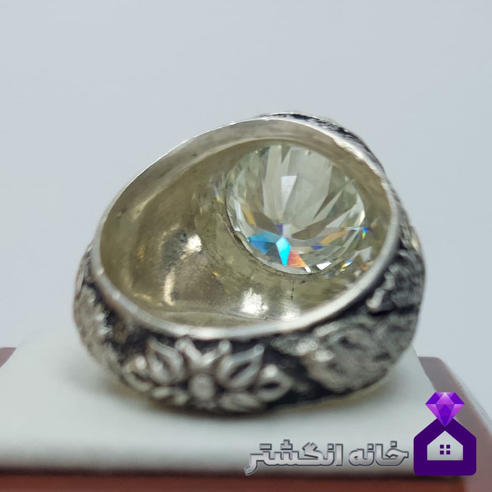 انگشتر الماس موزانایت سفید رکاب قلم کاری طاووس کد148 - Image 4
