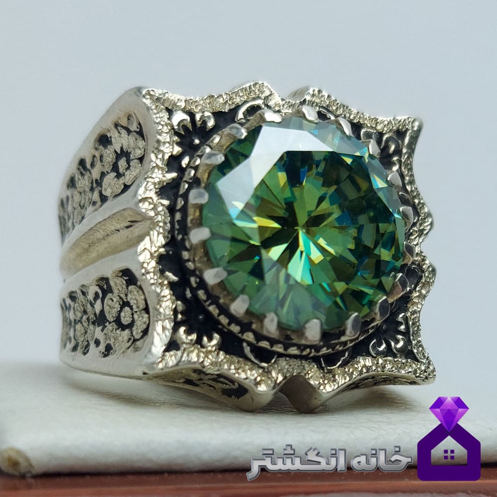 انگشتر الماس موزانایت با رکاب قلم کاری گل کد147